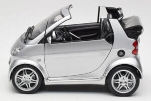 Smart Fortwo W450 Brabus Cabrio Argento Edizione Concessionario Kyosho 1:18 0017769V001C05Q00 Pressofusione — immagine 4 di 8