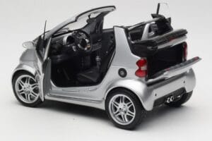 Smart Fortwo W450 Brabus Cabrio Argento Edizione Concessionario Kyosho 1:18 0017769V001C05Q00 Pressofusione — immagine 5 di 8