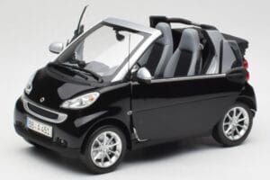 Smart Fortwo Cabrio W451 Nero & Argento Minichamps 1:18 Q0022566V001C18Q00 Pressofusione — immagine 2 di 8