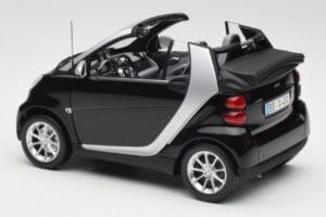 Smart Fortwo Cabrio W451 Nero & Argento Minichamps 1:18 Q0022566V001C18Q00 Pressofusione — immagine 7 di 8