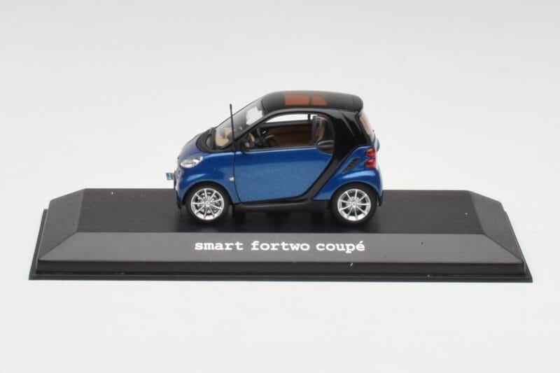 Smart Fortwo Coupe Aqua Blu Metallic & Nero Minichamps 1:43 Q0022558V001C77Q00 Pressofusione