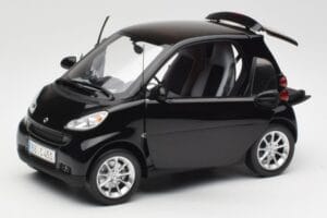 Smart Fortwo Coupé W451 Deep Nero Minichamps 1:18 Q0022563V001C02Q00 Pressofusione — immagine 2 di 8