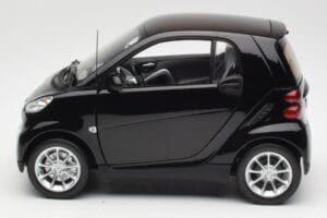 Smart Fortwo Coupé W451 Deep Nero Minichamps 1:18 Q0022563V001C02Q00 Pressofusione — immagine 4 di 8