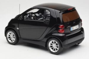 Smart Fortwo Coupé W451 Deep Nero Minichamps 1:18 Q0022563V001C02Q00 Pressofusione — immagine 7 di 8