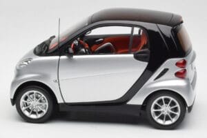 Smart Fortwo Coupé W451 Argento & Nero Minichamps 1:18 Q0022528V001C75Q00 Pressofusione — immagine 4 di 8