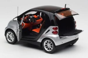 Smart Fortwo Coupé W451 Argento & Nero Minichamps 1:18 Q0022528V001C75Q00 Pressofusione — immagine 5 di 8