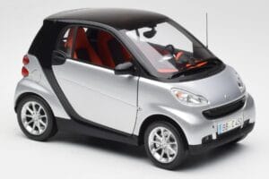 Smart Fortwo Coupé W451 Argento & Nero Minichamps 1:18 Q0022528V001C75Q00 Pressofusione — immagine 6 di 8
