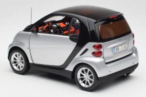 Smart Fortwo Coupé W451 Argento & Nero Minichamps 1:18 Q0022528V001C75Q00 Pressofusione — immagine 7 di 8