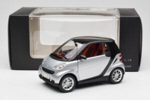 Smart Fortwo Coupé W451 Argento & Nero Minichamps 1:18 Q0022528V001C75Q00 Pressofusione — immagine 8 di 8