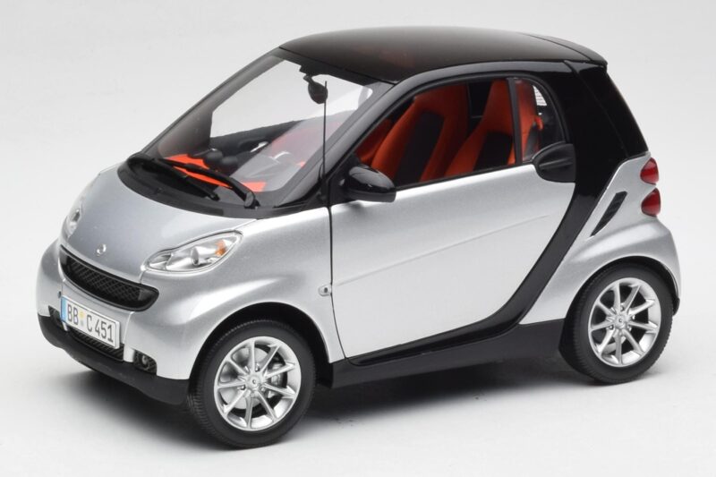 Smart Fortwo Coupé W451 Argento & Nero Minichamps 1:18 Q0022528V001C75Q00 Pressofusione
