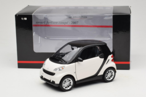 Smart Fortwo 451 Coupe Bianco Nero Minichamps 1:18 150036302 Pressofusione — immagine 8 di 8