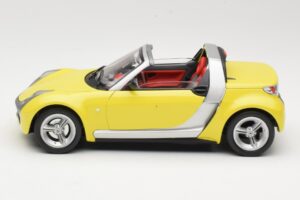 Smart Roadster 452 Giallo Bburago 1:18 34099-M2 Pressofusione — immagine 4 di 8