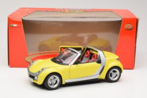 Smart Roadster 452 Giallo Bburago 1:18 34099-M2 Pressofusione — immagine 8 di 8