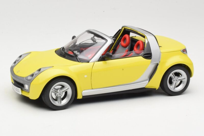Smart Roadster 452 Giallo Bburago 1:18 34099-M2 Pressofusione
