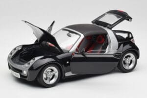 Smart Roadster Blu Scuro Bburago 1:18 34917 Pressofusione — immagine 2 di 8
