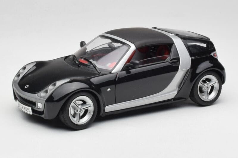 Smart Roadster Blu Scuro Bburago 1:18 34917 Pressofusione