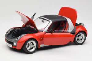 Smart Roadster Rosso Bburago 1:18 34099 Pressofusione — immagine 2 di 8