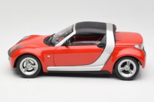 Smart Roadster Rosso Bburago 1:18 34099 Pressofusione — immagine 4 di 8