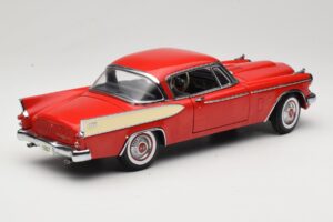 Studebaker Golden Hawk Apache Red Motor City 1:18 80009 Pressofusione — immagine 3 di 8