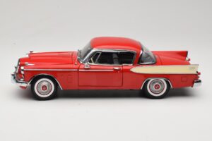 Studebaker Golden Hawk Apache Red Motor City 1:18 80009 Pressofusione — immagine 4 di 8