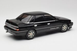 Subaru Legacy RS Nero IXO 1:18 18CMC131A Pressofusione — immagine 2 di 6