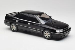 Subaru Legacy RS Nero IXO 1:18 18CMC131A Pressofusione — immagine 4 di 6