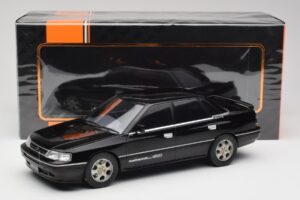 Subaru Legacy RS Nero IXO 1:18 18CMC131A Pressofusione — immagine 6 di 6