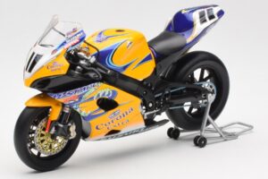 Suzuki GSX-R 1000 Team Alstare Corona Extra T. Corser WSB 2005 Minichamps 1:12 122052211 Pressofusione — immagine 2 di 6