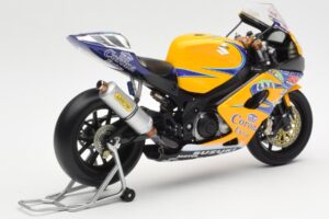 Suzuki GSX-R 1000 Team Alstare Corona Extra T. Corser WSB 2005 Minichamps 1:12 122052211 Pressofusione — immagine 3 di 6