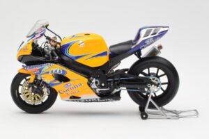 Suzuki GSX-R 1000 Team Alstare Corona Extra T. Corser WSB 2005 Minichamps 1:12 122052211 Pressofusione