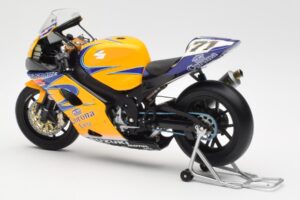 Suzuki GSX-R 1000 Team Alstare Corona Extra Y. Kagayama WSB 2005 Minichamps 1:12 122052271 Pressofusione — immagine 5 di 6