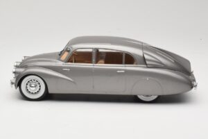 Tatra 87 Grigio MCG 1:18 MCG18068 Pressofusione — immagine 3 di 6