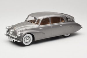 Tatra 87 Grigio MCG 1:18 MCG18068 Pressofusione