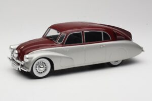 Tatra 87 Argento & Rosso Scuro MCG 1:18 MCG18067 Pressofusione
