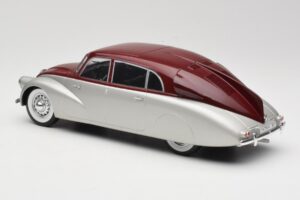 Tatra 87 Argento & Rosso Scuro MCG 1:18 MCG18067 Pressofusione — immagine 5 di 6