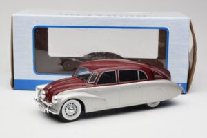 Tatra 87 Argento & Rosso Scuro MCG 1:18 MCG18067 Pressofusione — immagine 6 di 6