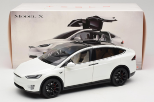 Tesla Model X Bianco OEM 1:18 TESLA001 Pressofusione — immagine 8 di 8