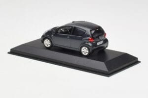 Toyota Aygo AB10 Grey Metallic Minichamps 1:43 AYGO001 Pressofusione — immagine 3 di 4