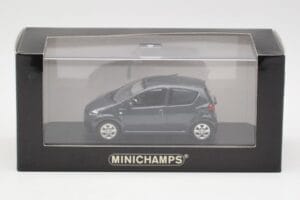 Toyota Aygo AB10 Grey Metallic Minichamps 1:43 AYGO001 Pressofusione — immagine 4 di 4
