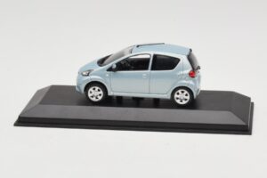 Toyota Aygo Light Blue Metallic Minichamps 1:43 TOYOTA012 Pressofusione