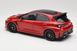 Toyota GR Corolla Circuit Edition E210 Supersonic Red Otto 1:18 OT1072 Resina — immagine 5 di 6