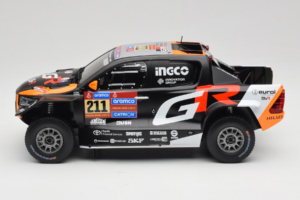 Toyota GR DKR Hilux Evo #211 H. Lategan / B. Cummings Rally Dakar 2025 IXO 1:18 18RMC237 Pressofusione — immagine 3 di 6