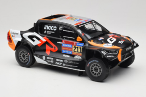 Toyota GR DKR Hilux Evo #211 H. Lategan / B. Cummings Rally Dakar 2025 IXO 1:18 18RMC237 Pressofusione — immagine 4 di 6