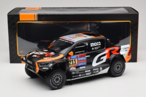 Toyota GR DKR Hilux Evo #211 H. Lategan / B. Cummings Rally Dakar 2025 IXO 1:18 18RMC237 Pressofusione — immagine 6 di 6