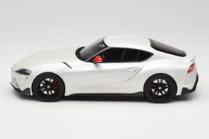Toyota GR Supra A90 Fuji Speedway Edition White Pearl Metallic GT Spirit 1:18 GT341 Resina — immagine 3 di 6