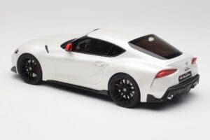 Toyota GR Supra A90 Fuji Speedway Edition White Pearl Metallic GT Spirit 1:18 GT341 Resina — immagine 5 di 6