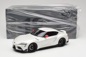 Toyota GR Supra A90 Fuji Speedway Edition White Pearl Metallic GT Spirit 1:18 GT341 Resina — immagine 6 di 6