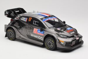 Toyota GR Yaris Rally1 #17 Toyota Gazoo Racing WRT S. Ogier / V. Landais Rally Finland 2024 IXO 1:18 18RMC216 Pressofusione — immagine 4 di 6