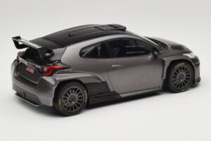 Toyota GR Yaris Rally2 Grigio IXO 1:18 18CMC210 Pressofusione — immagine 2 di 6