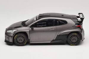 Toyota GR Yaris Rally2 Grigio IXO 1:18 18CMC210 Pressofusione — immagine 3 di 6